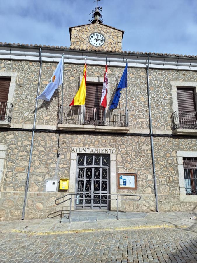 Hostal El Patio Restaurante San Bartolomé de Pinares Eksteriør bilde